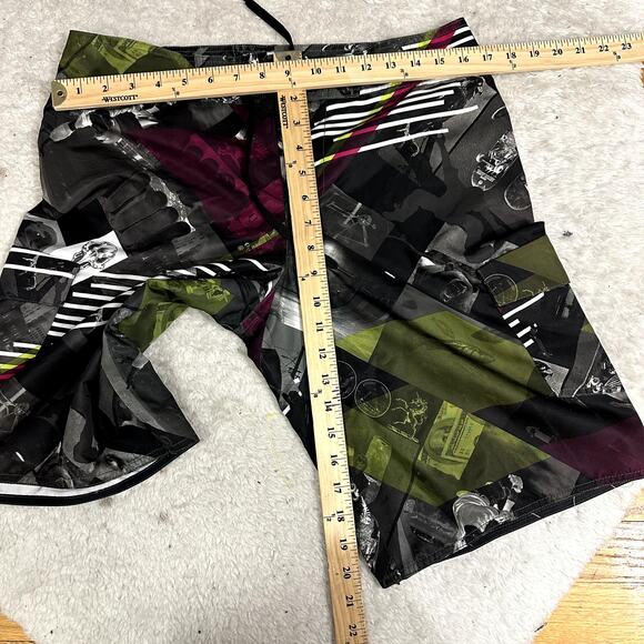 Tony Hawk Board Shorts Swimsuit Swim Trunks Size 30 - Picture 8 of 8